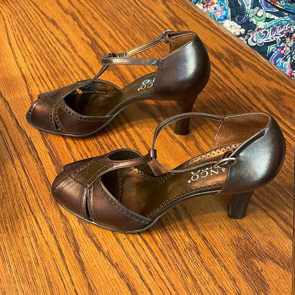 Franco Sarto, 7.5, women’s 3.5 inch heel in bronze, open toe with ankle strap.